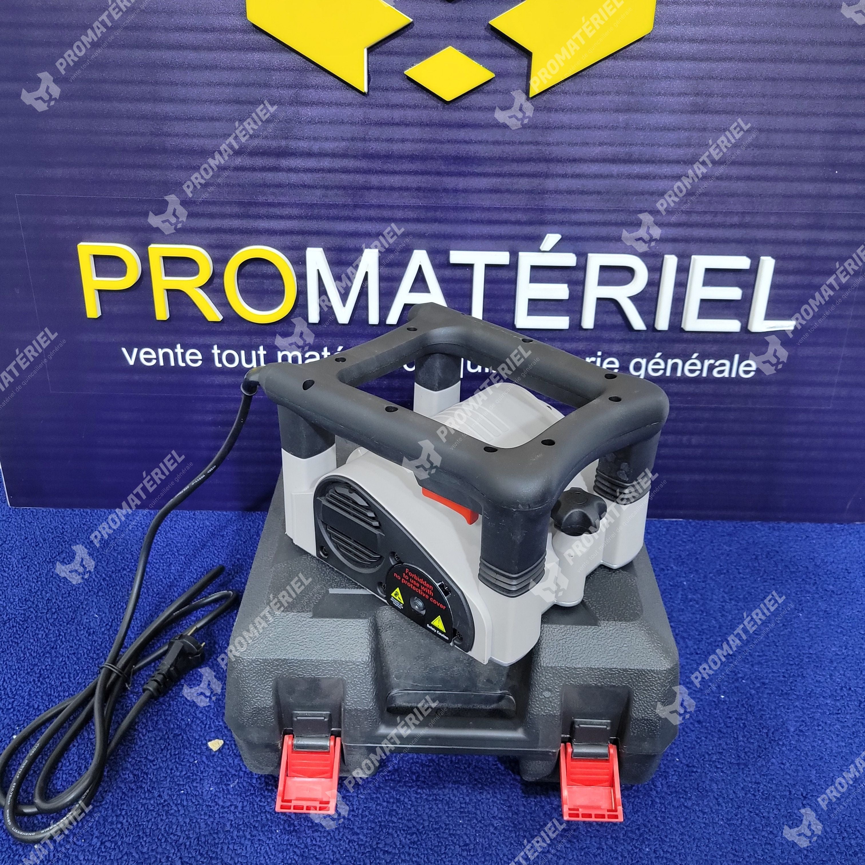 CROWN - Rabot mural 850W